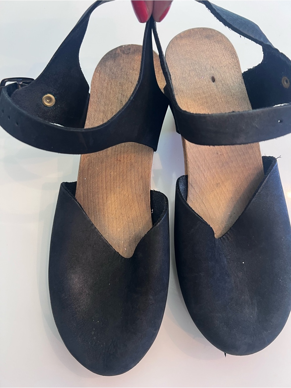 Women’s Black Leather Slingback Flats